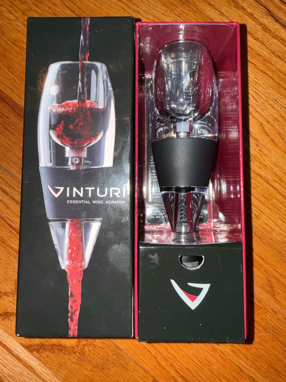 Vinturi Essential Wine Aerator - Black and Clear